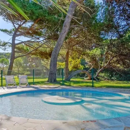 Appartement moderne en résidence privée face à la mer Hyères Extérieur photo